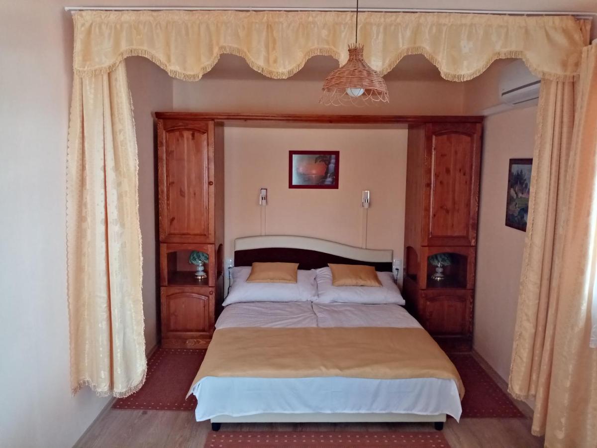 Jazmin-Szieszta Apartmanhaz Balatonfuered Extérieur photo